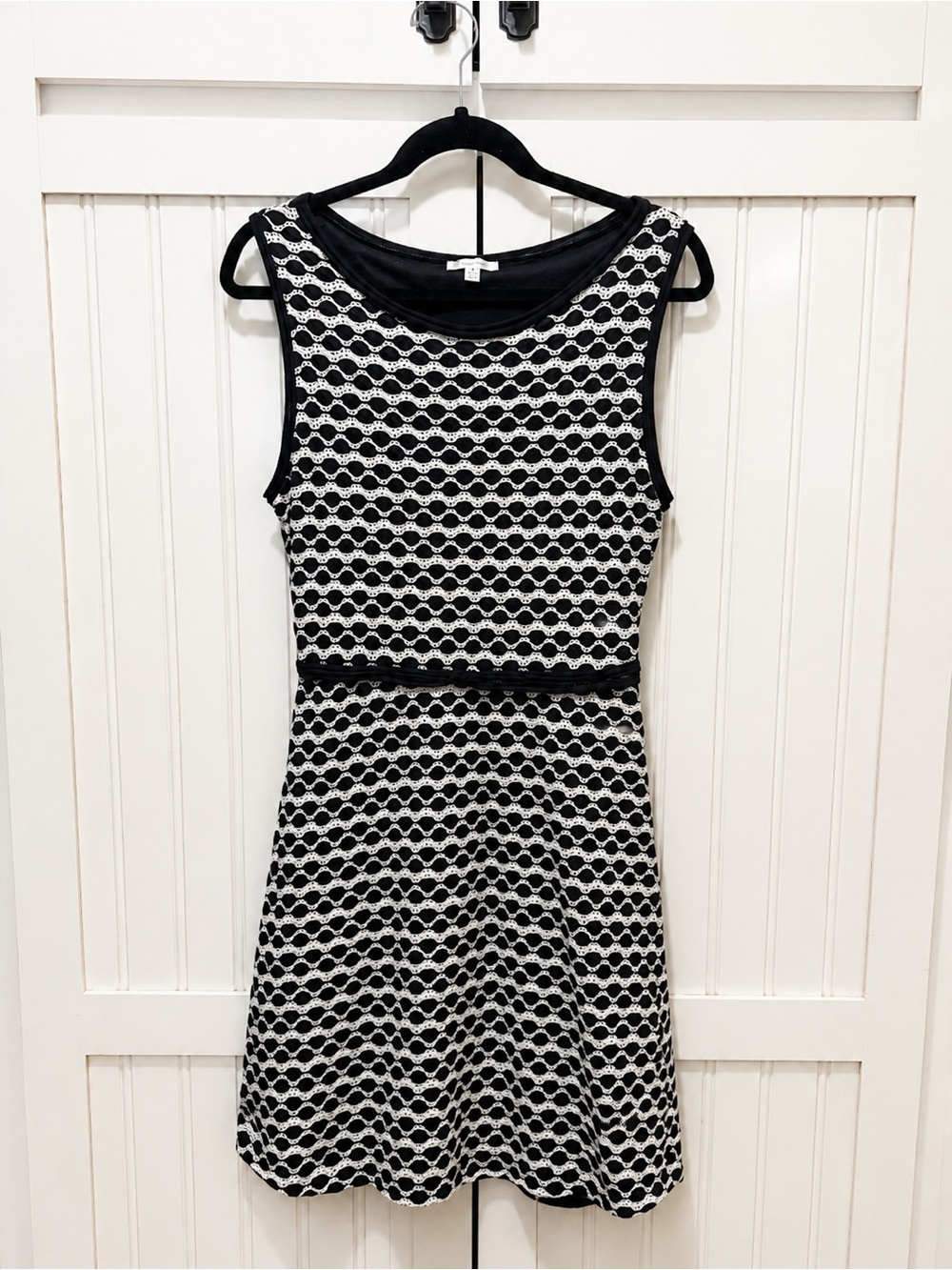 Sophie Max Black & White Crochet Lace Fit & Flare Dress Size Large Sleeveless